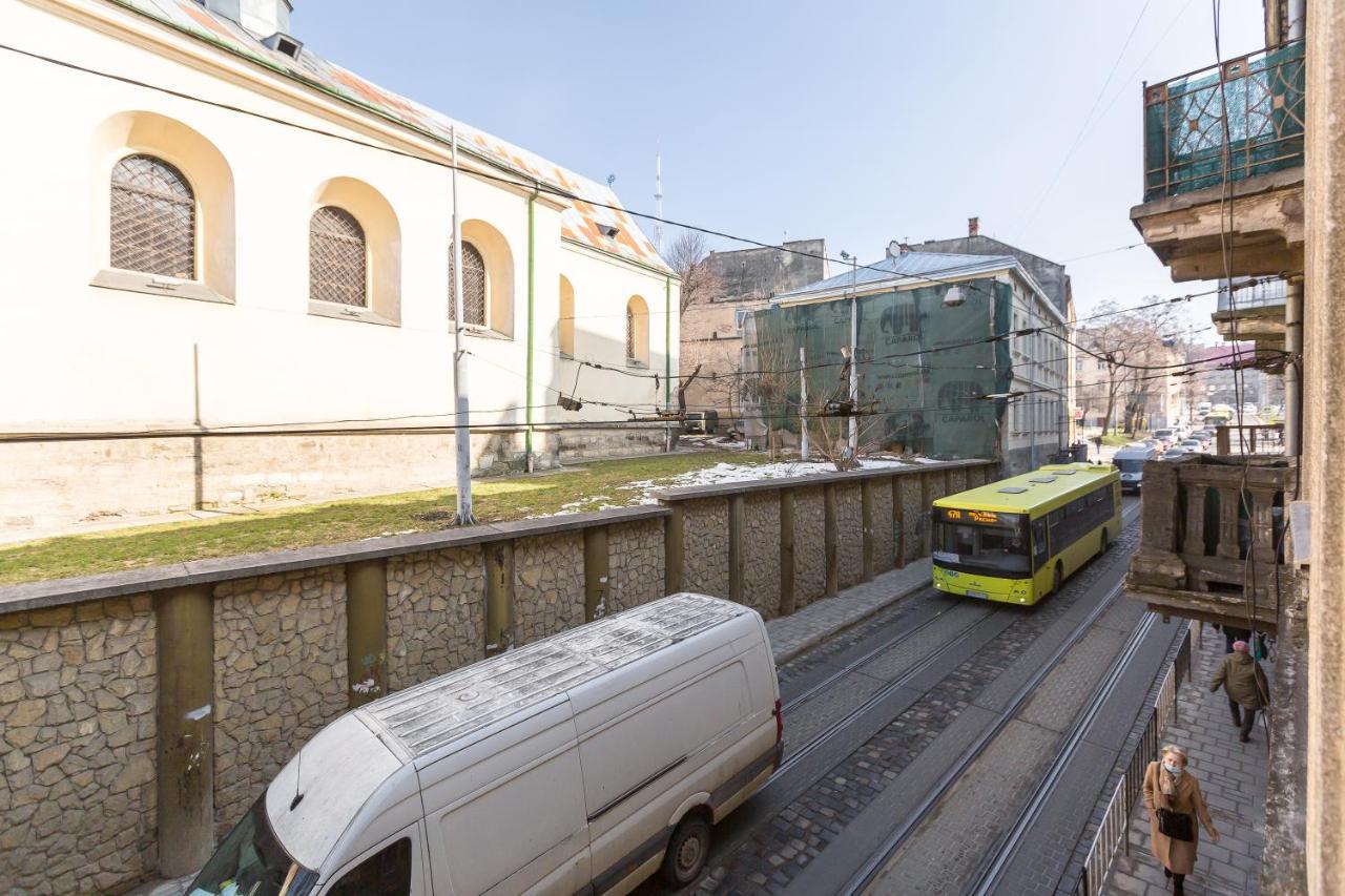 Квартира Студія Біля Оперного Театру По Вулиці Гонти 4-3А Lviv Dış mekan fotoğraf