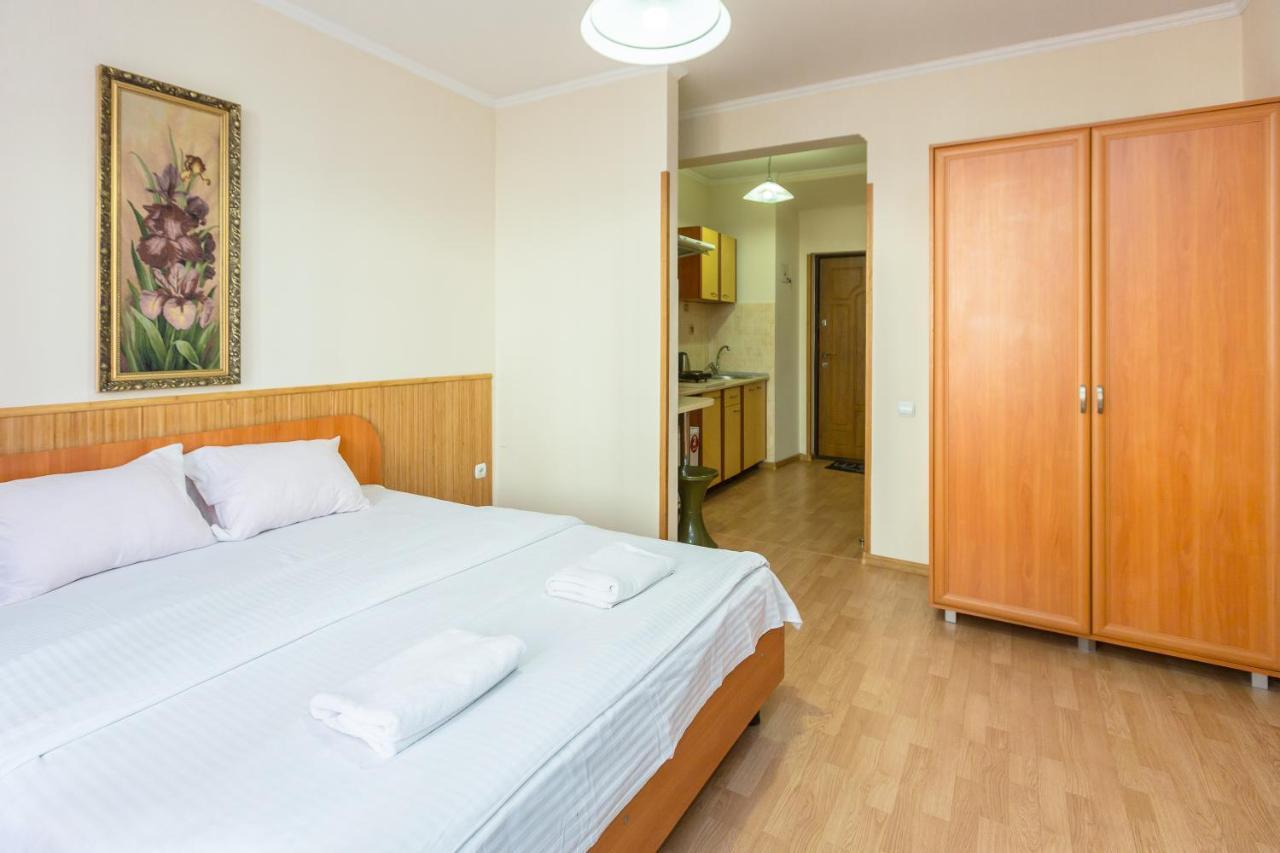 Квартира Студія Біля Оперного Театру По Вулиці Гонти 4-3А Lviv Dış mekan fotoğraf