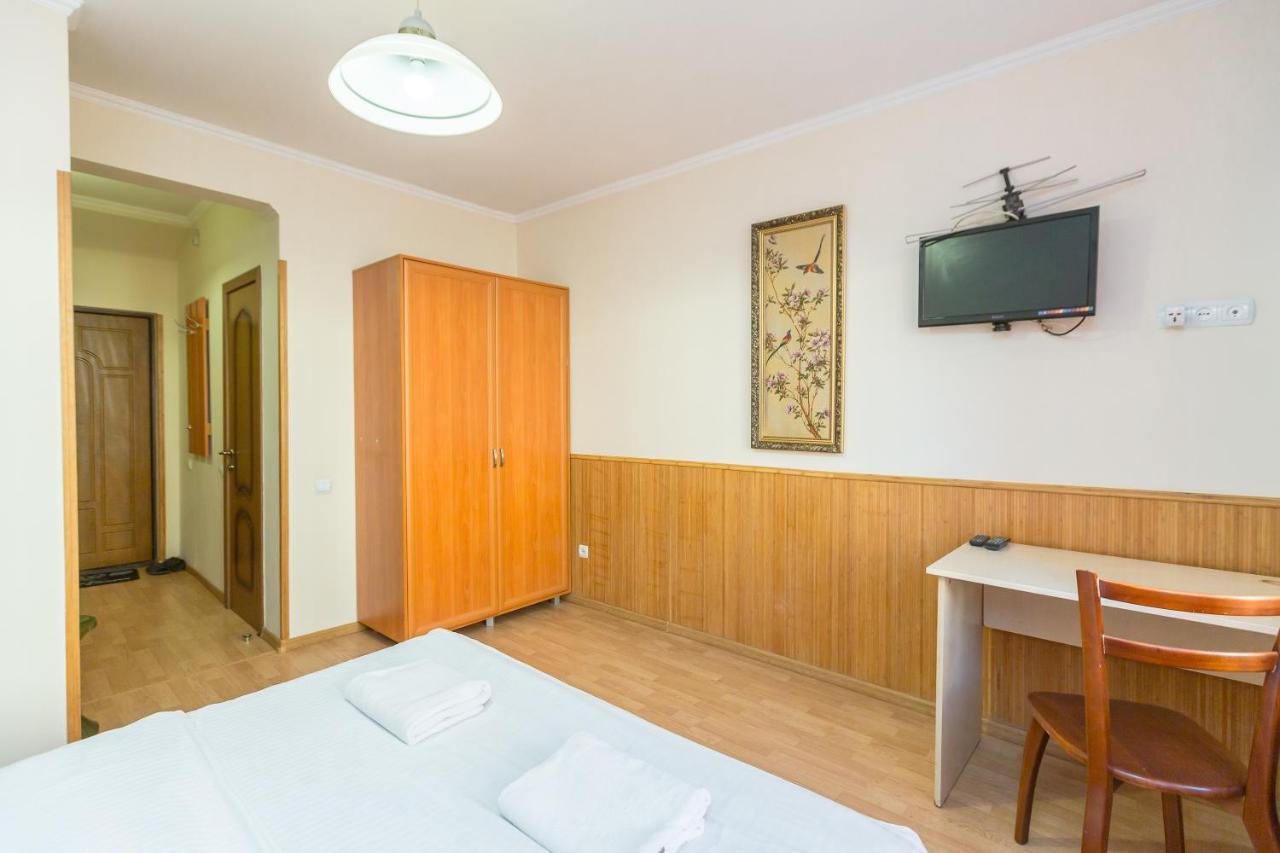 Квартира Студія Біля Оперного Театру По Вулиці Гонти 4-3А Lviv Dış mekan fotoğraf