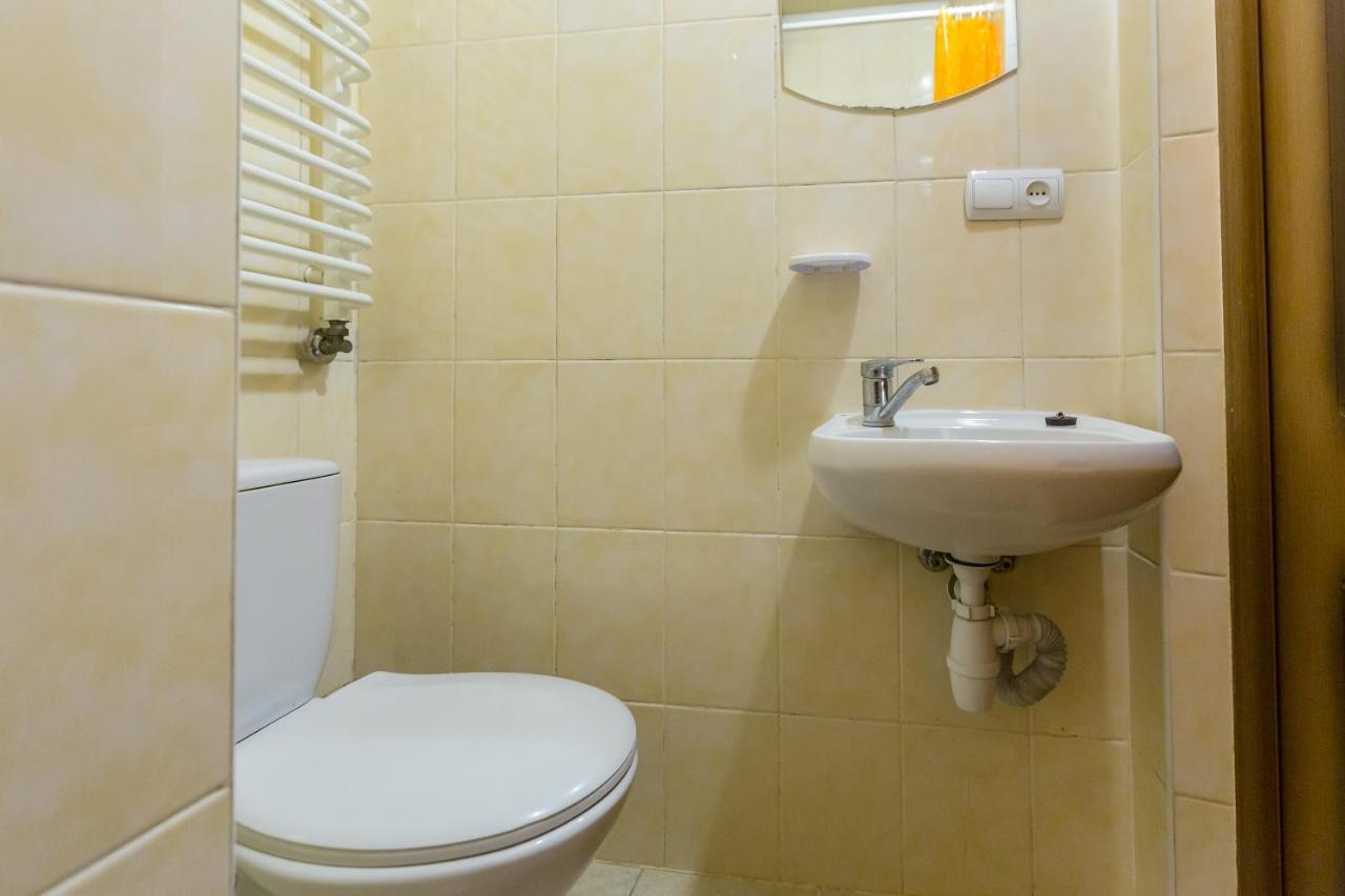 Квартира Студія Біля Оперного Театру По Вулиці Гонти 4-3А Lviv Dış mekan fotoğraf