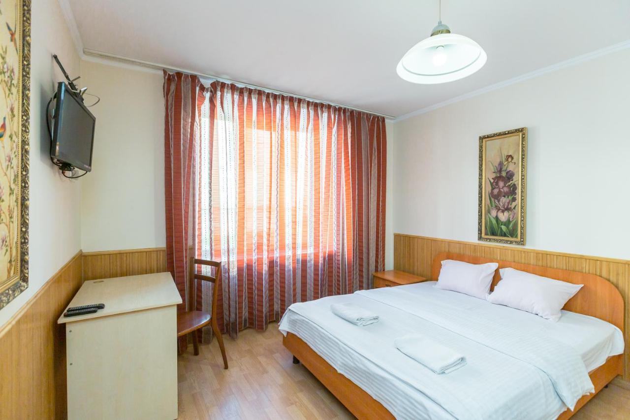 Квартира Студія Біля Оперного Театру По Вулиці Гонти 4-3А Lviv Dış mekan fotoğraf